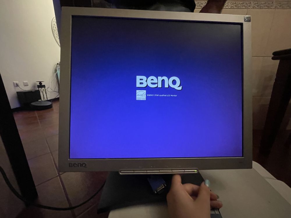Monitor BenQ T905