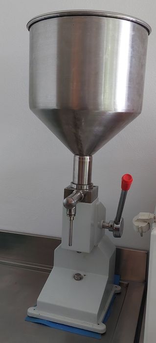 Máquina de enchimento manual para líquidos e pastas