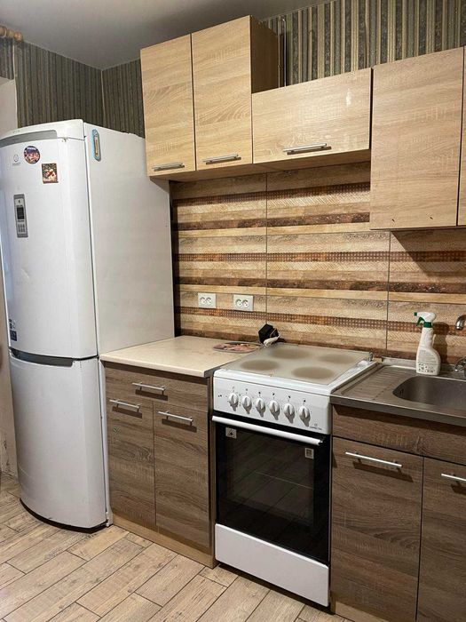 1к квартира м. Защитников Украины ул. Бр. Потемкин.