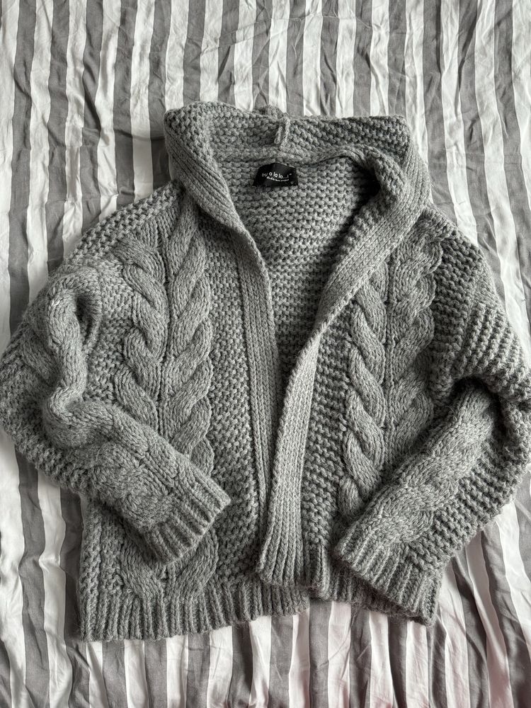 Sweter oversize szary kardigan z kapturem