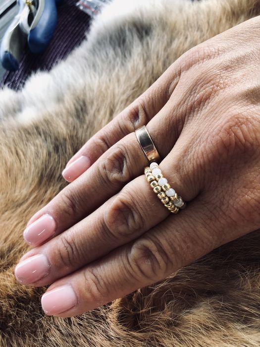 Pierścionek na elastycznej gumce z koralików