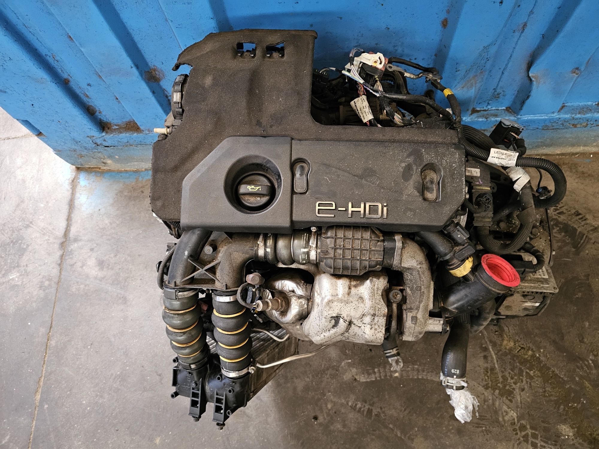 Motor citroen/peugeot ref 9H05 com 154000kms