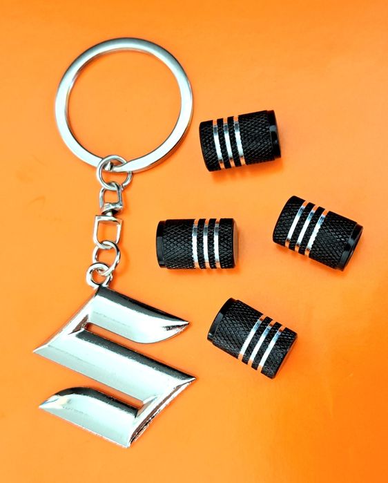 ** NOWY Breloczek SUZUKI + Nakrętki na wentyle czarne komplet tuning