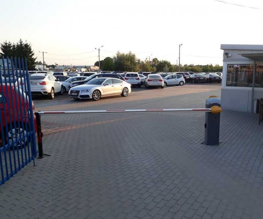 Parking przy Lotnisku Warszawa Chopina