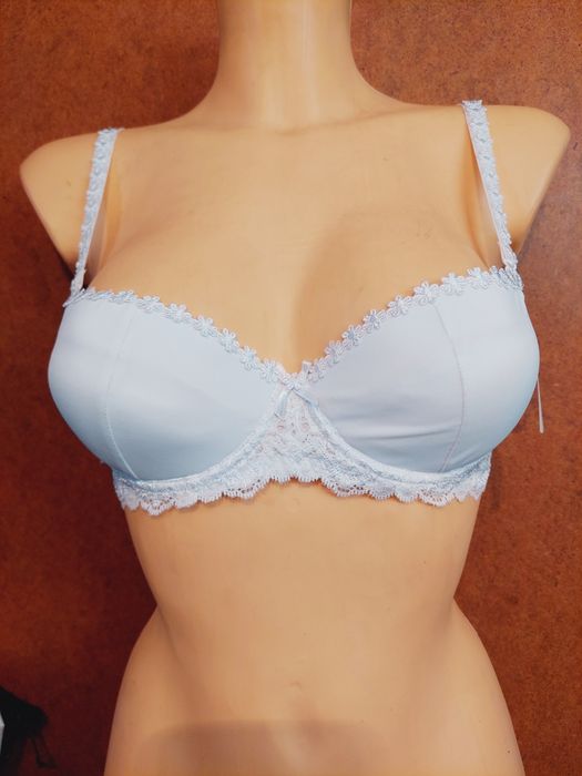 Biustonosz push-up 70B