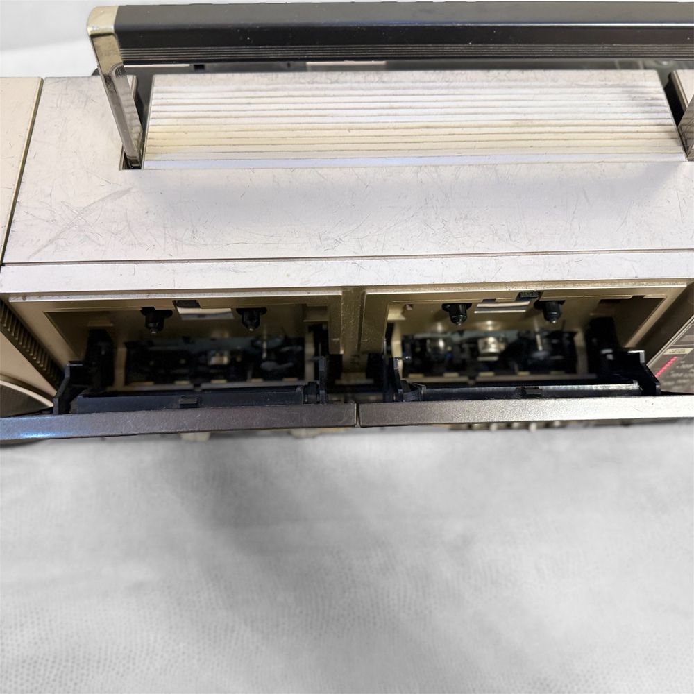Магнітола Sharp QT-90ZG