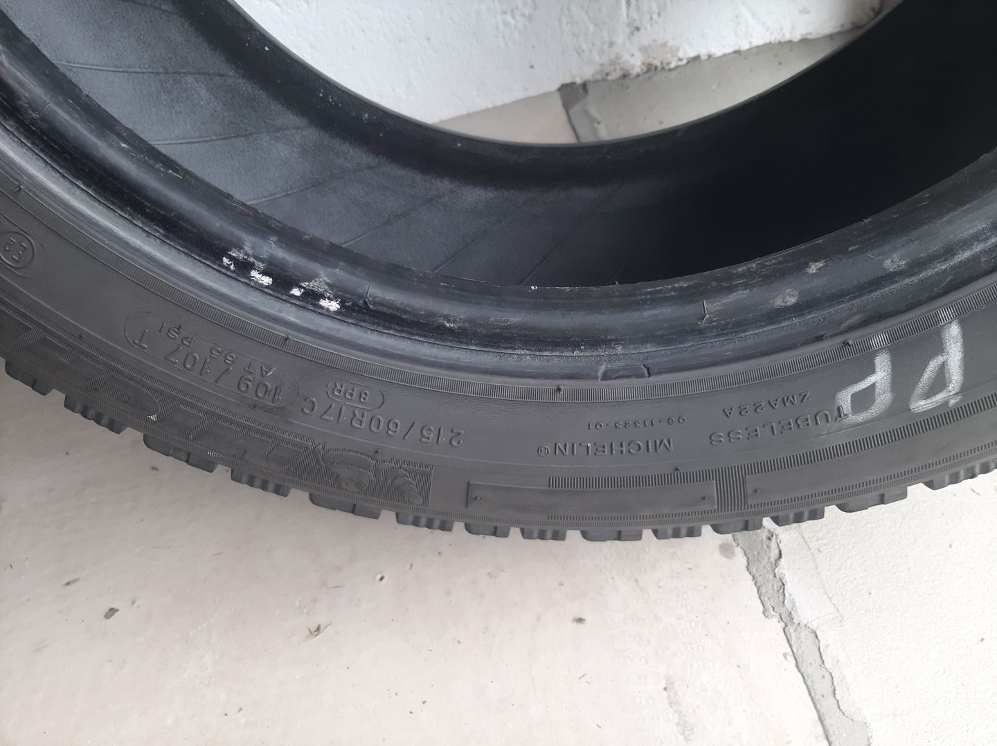 Opony zimowe 215/60R17C, zestaw 4 sztuk.