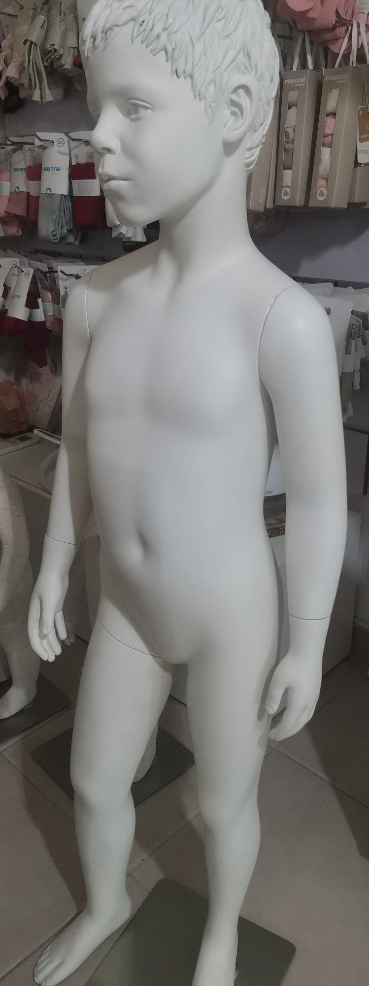 Manequim Para roupa 7/8 anos. Manequim em ótimo estado