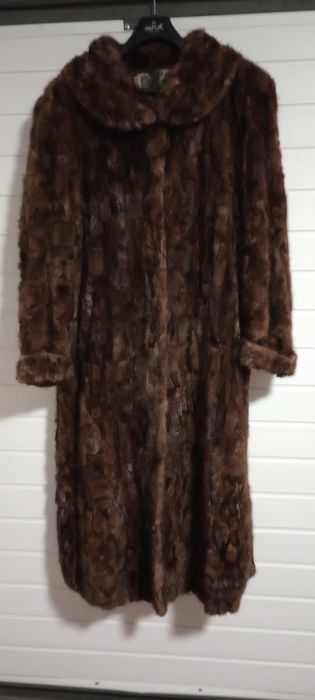 Aktualne futro z norek kawałki rozmiar 46