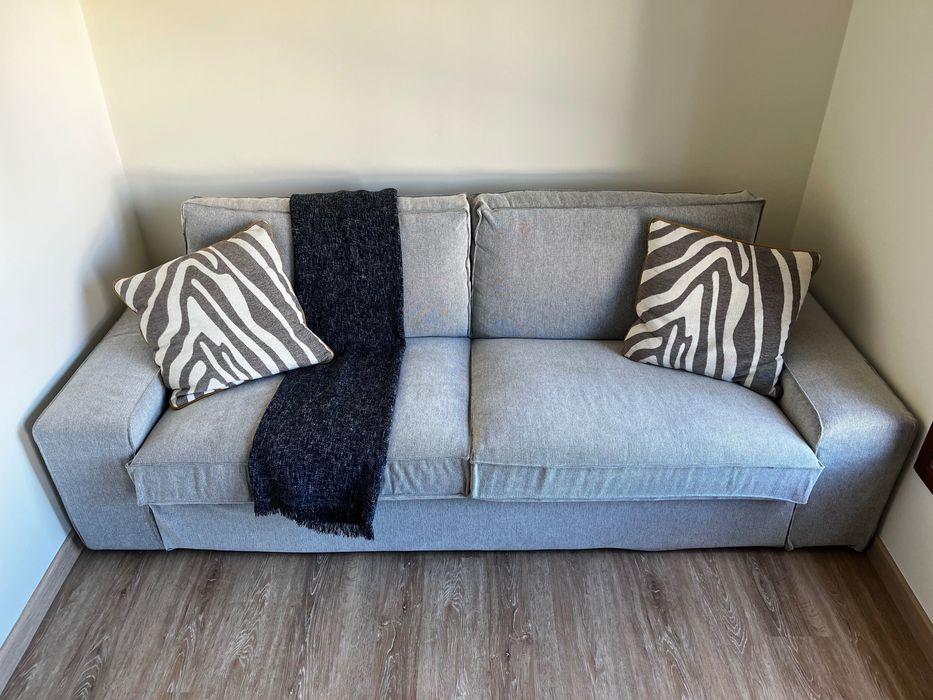 Sofá Ikea cinza impecável