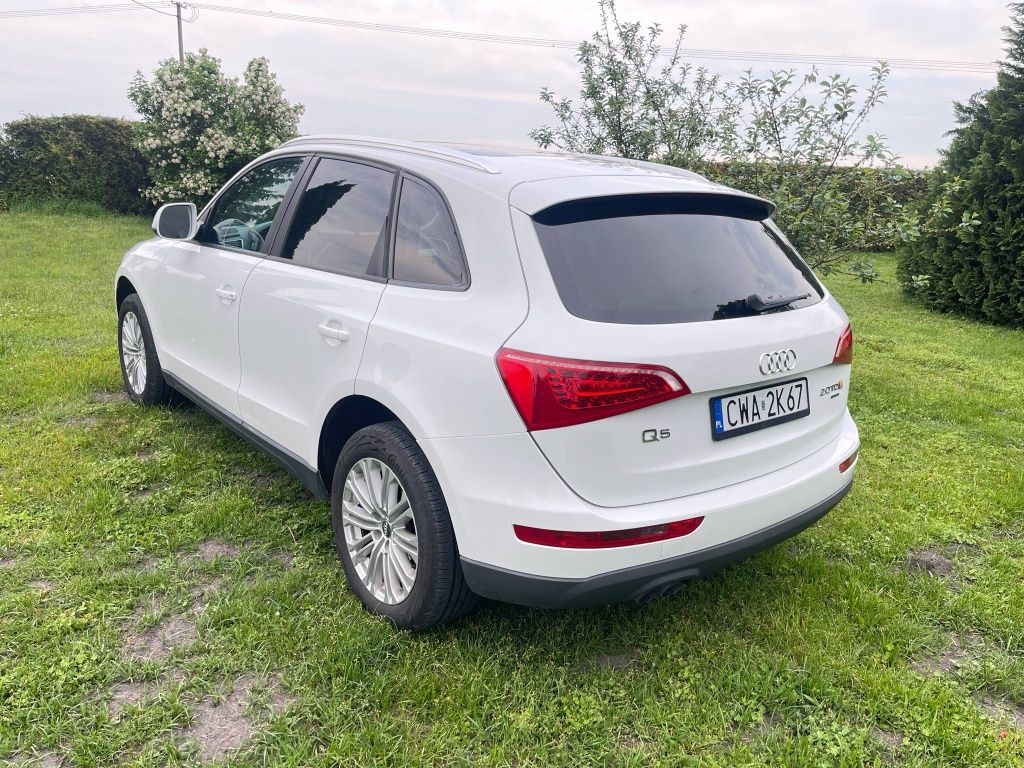 Audi Q5 2.0 tdi manual skóry panorama hak