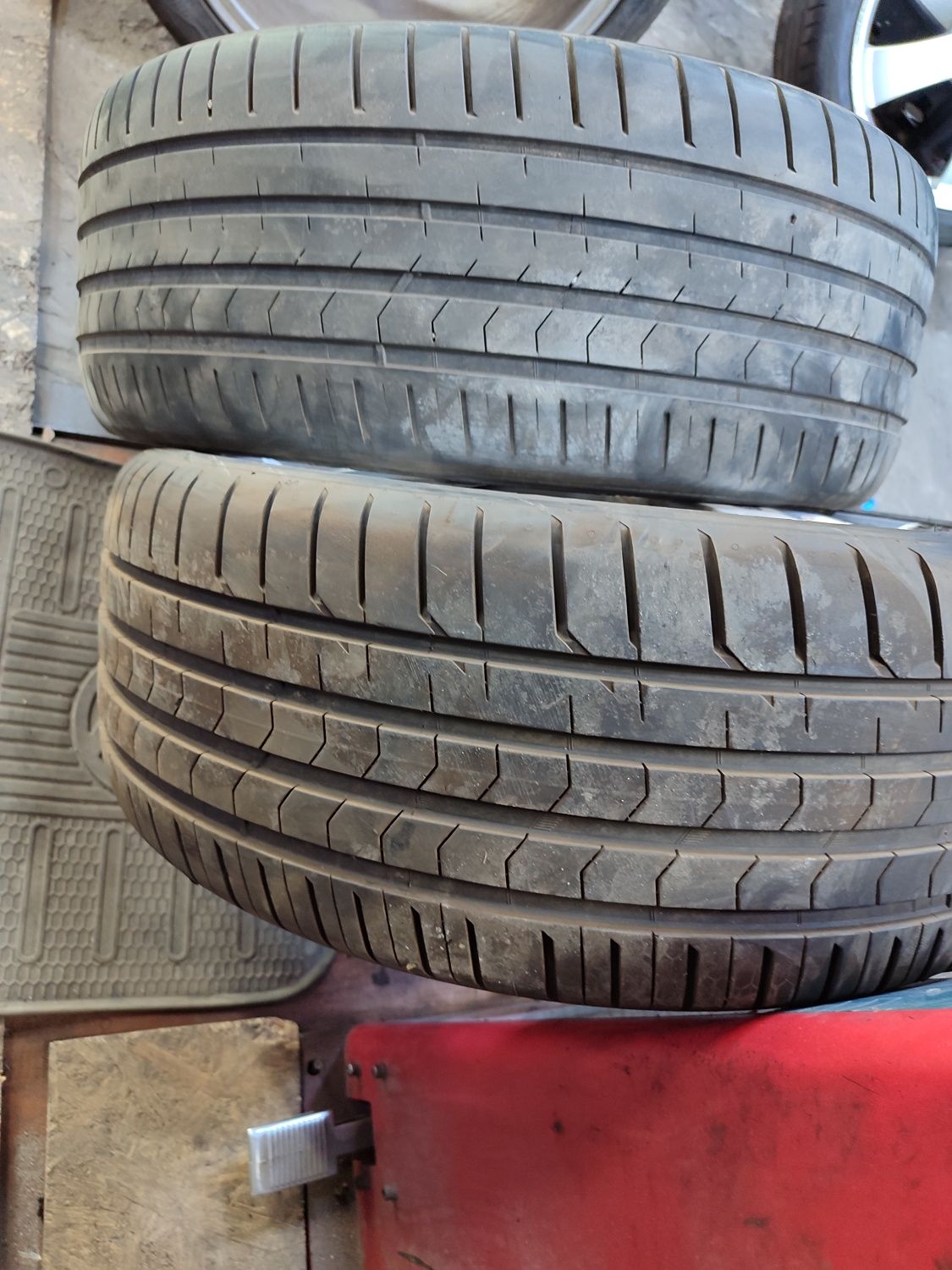 225/40 R18 Комплект шин Vredestein