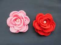 Conjunto 2 rosas em croché para aplicar