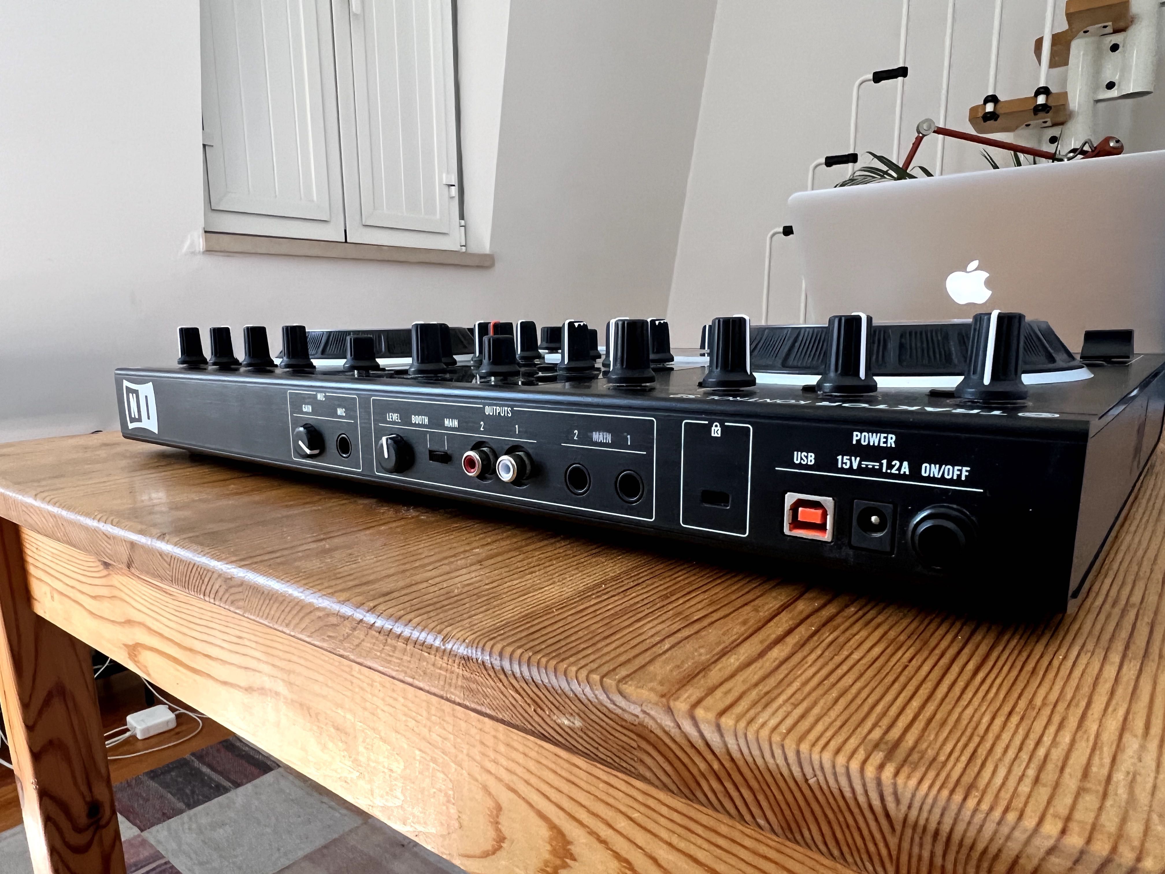 Traktor Pro S2 MK2 Controllador