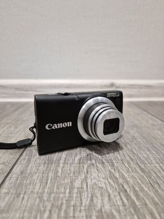 Canon PowerShot A4050 IS вінтажна мильниця.