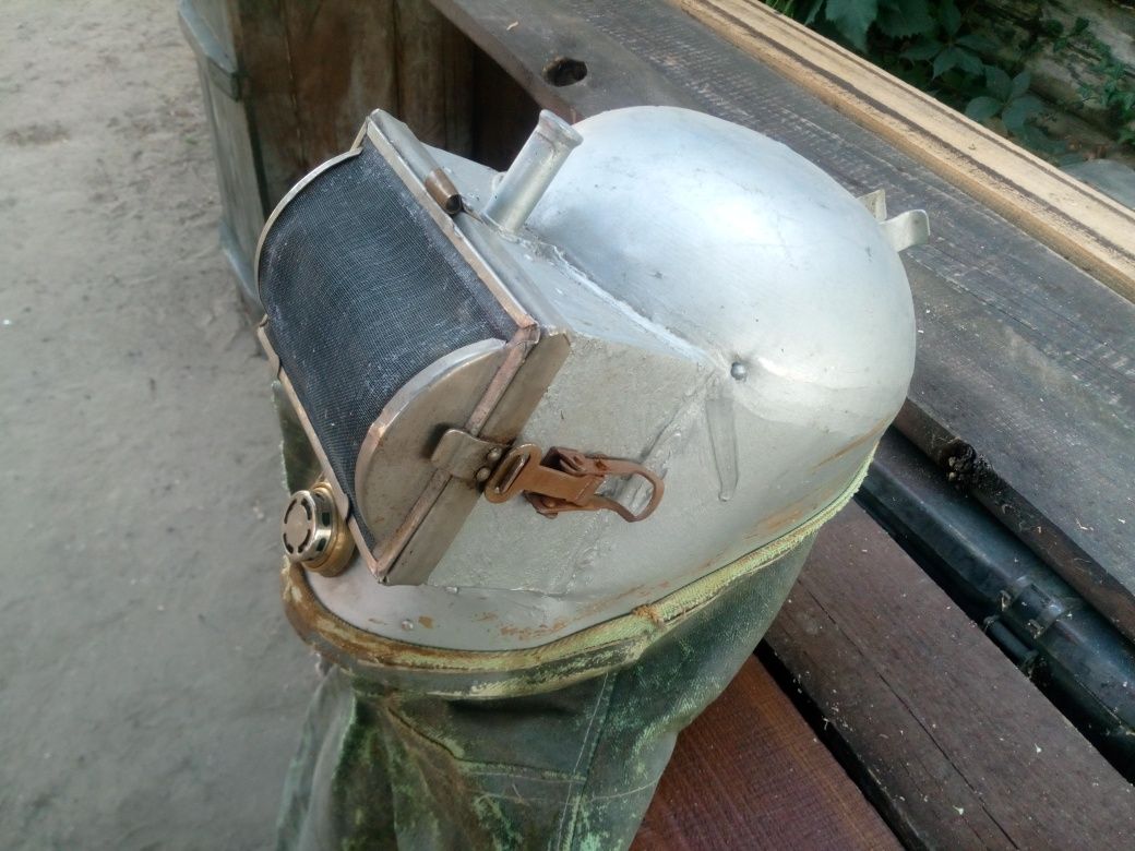 Hełmofon do piaskowania z wojska.  Stary w ładnym stanie  stary