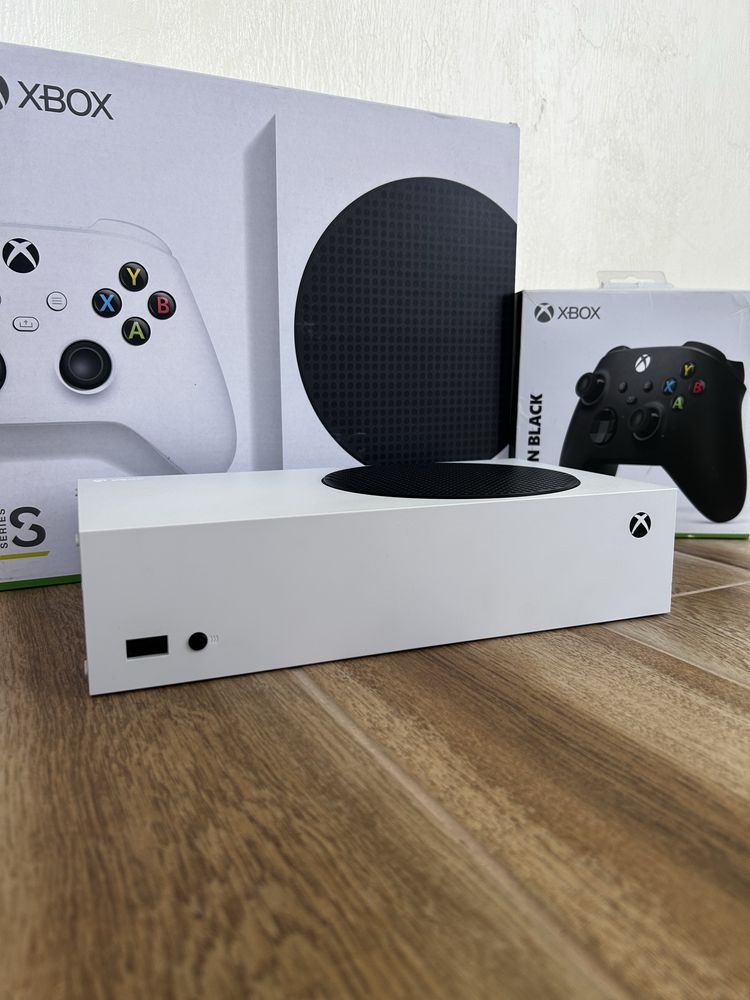 Xbox Series S +2 геймпада 512GB