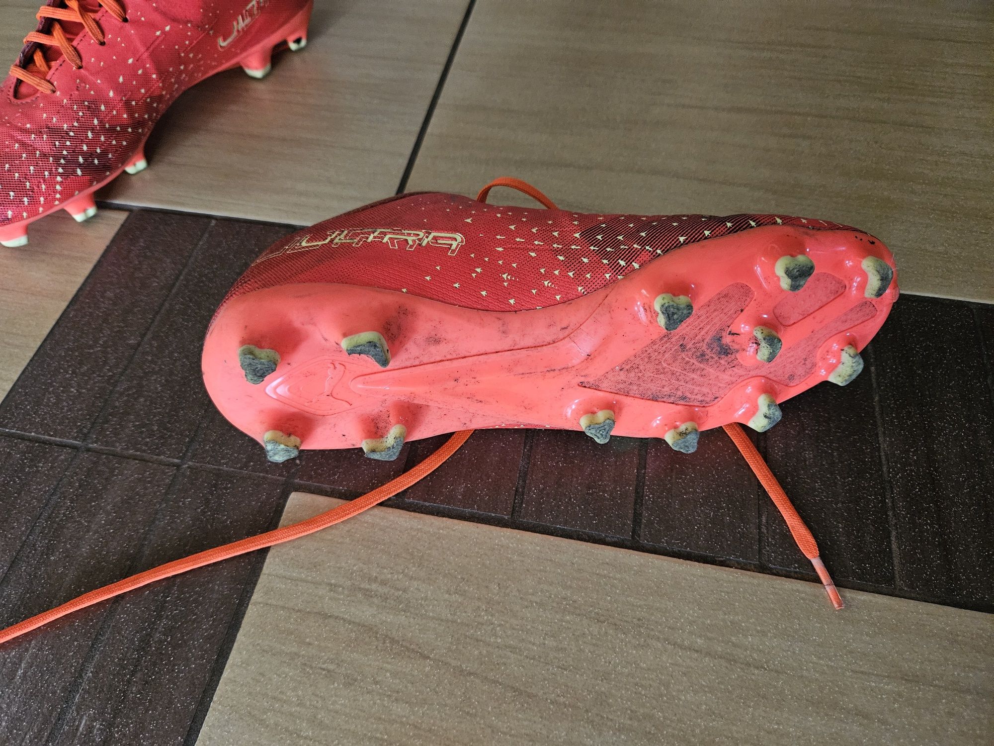 Buty piłkarskie korki