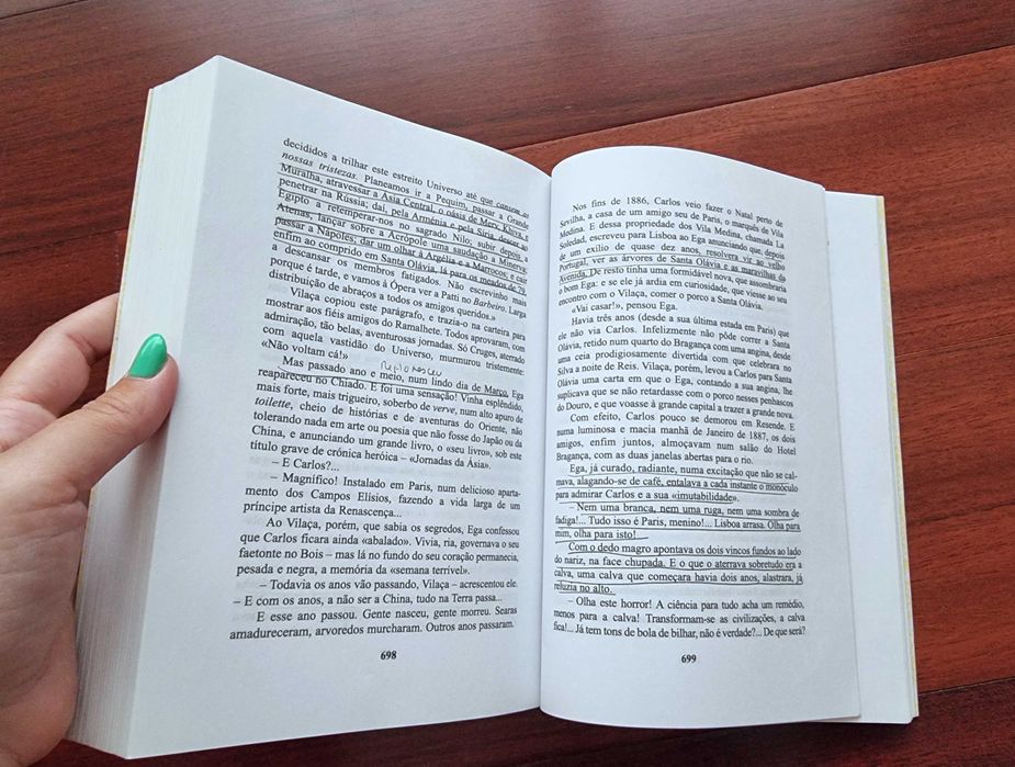 Livro "Os Maias" de Eça de Queiroz