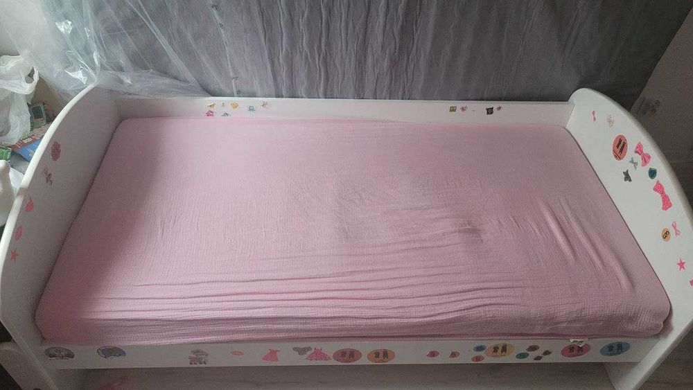 Sprzedam łóżko dziecięce z materacem