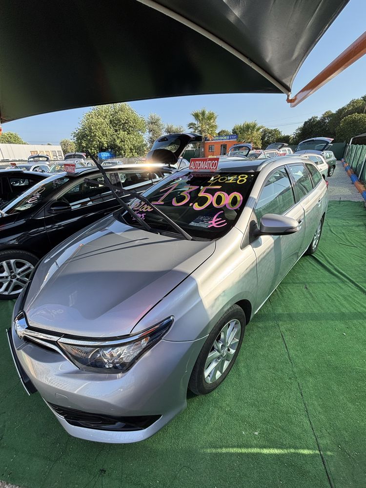 Toyota Auris Touring Sports Hybrid