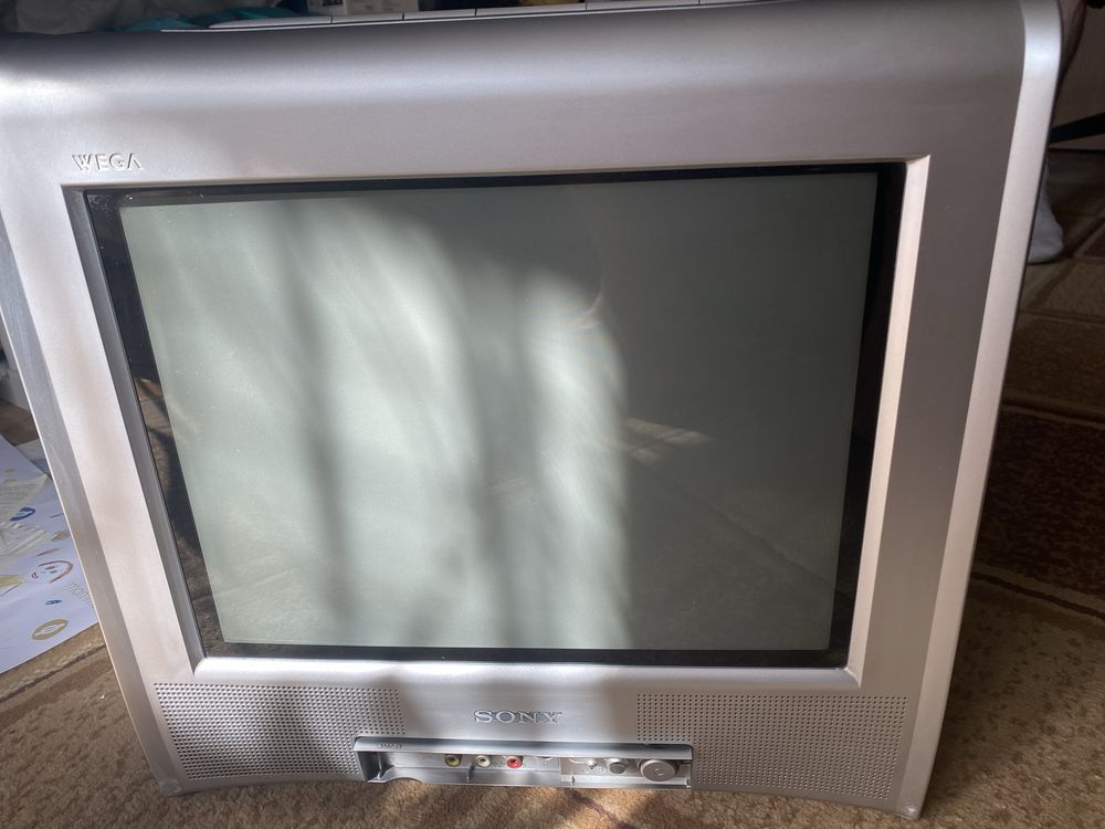 Sony trinitron color TV