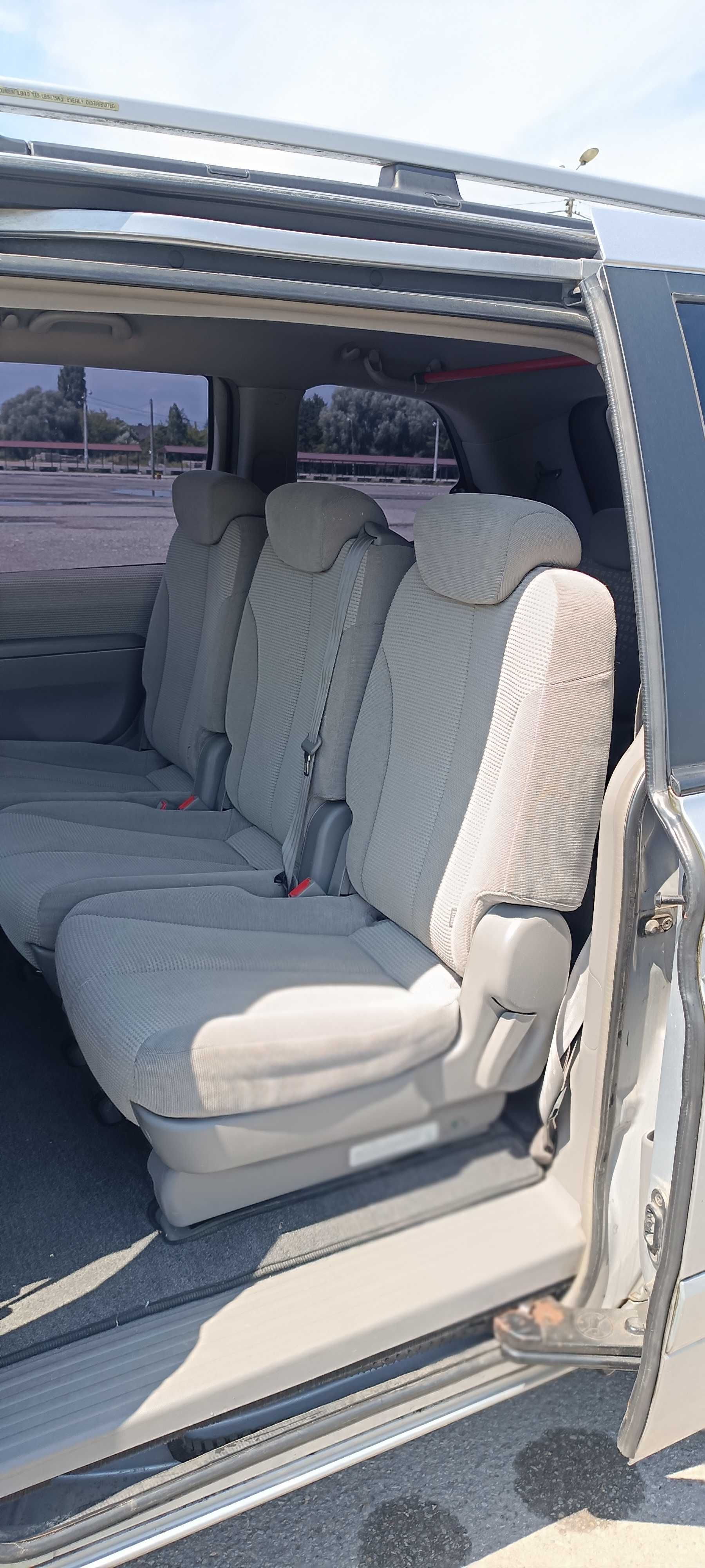 Kia Carnival van / mini-kamper