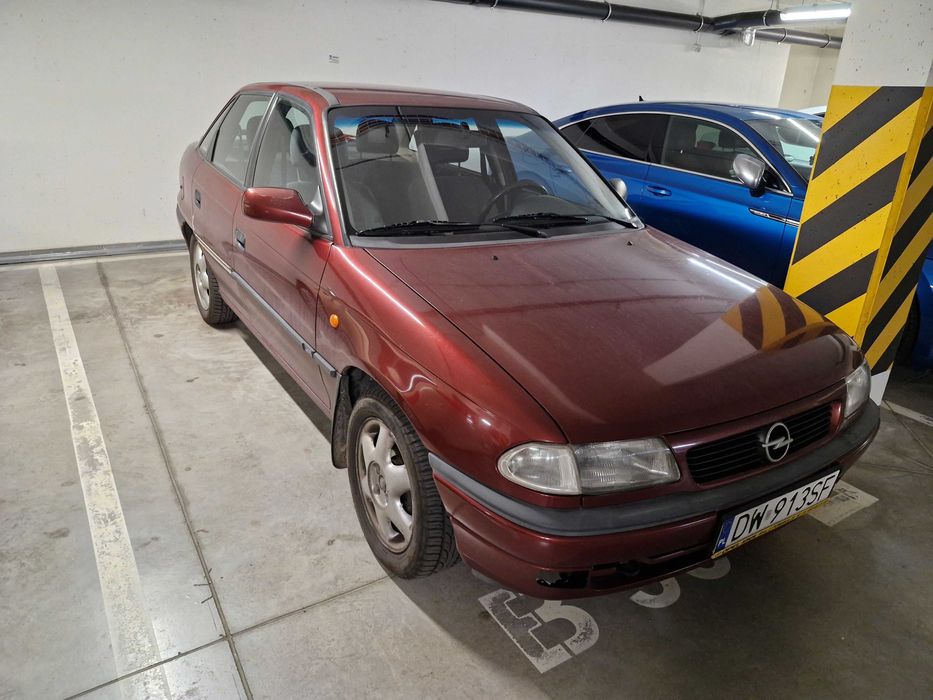 Opel Astra F sedan / 1,4 (16V) X14XE / 90KM  (66kW) / 1997 r.