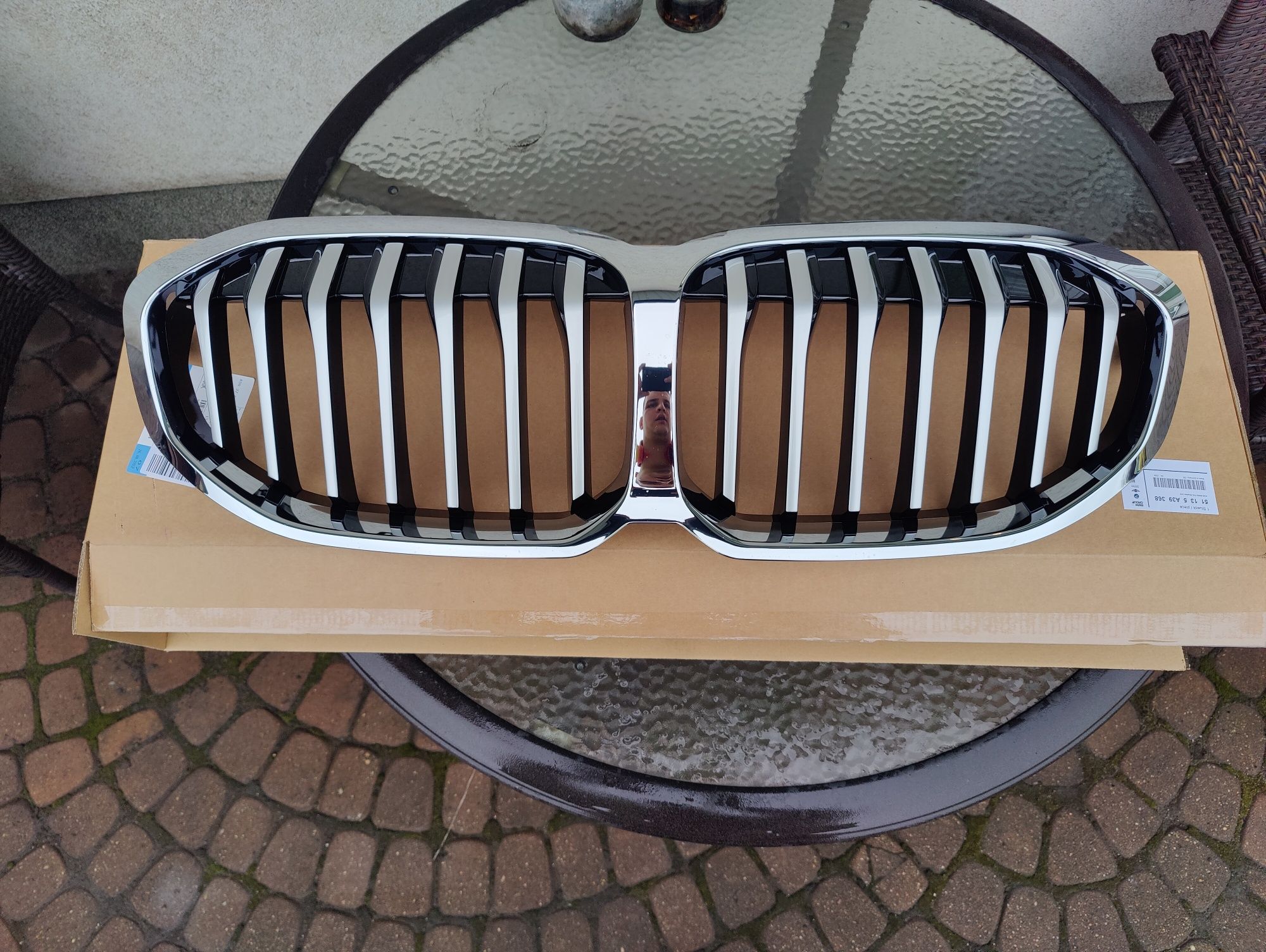 Grill oryginalny BMW f40 Nowy