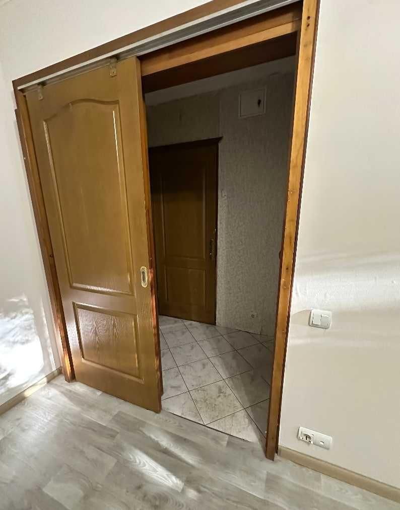 Продам 1-кімн. квартиру, вул. Олекси Тихого, м. Шулявська KL