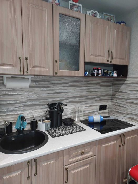 Срочно продам  комнату-студио в районе  ост.Аптека