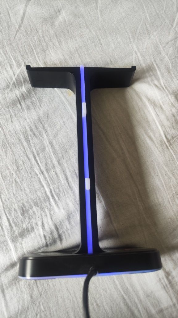 Stojak na słuchawki Havit TH650 RGB Wbudowany HUB USB