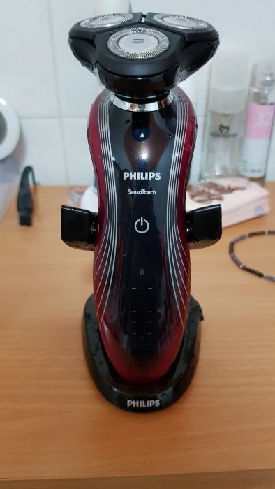 Maquina barbear Philips, como nova