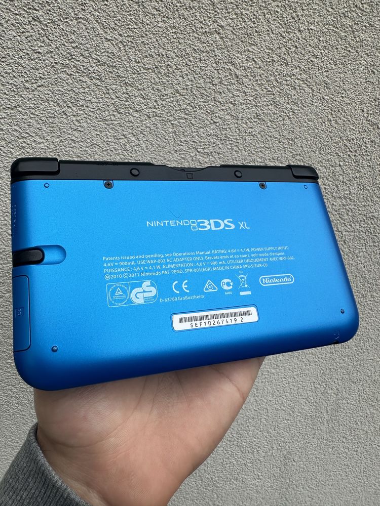 3DS XL Azul (Desbloqueada, 128Gb, Pokem/ Zelda/ Inaz/ DQuest/ FireEmb)