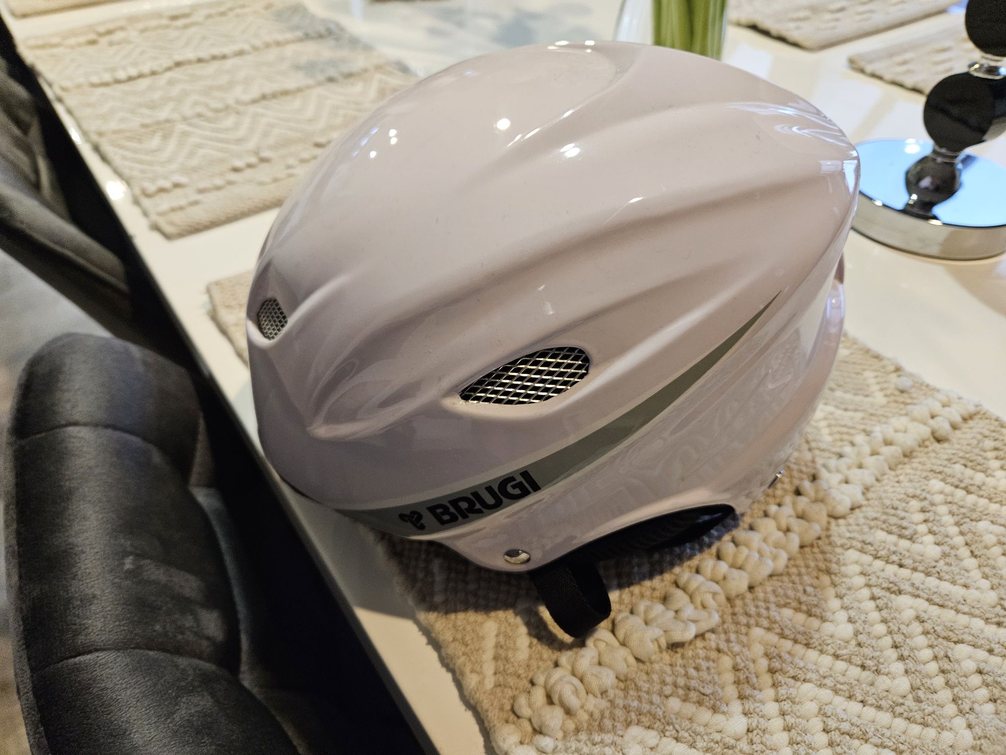 Kask narciarski Brugi 51-52 cm regulowany  Biały