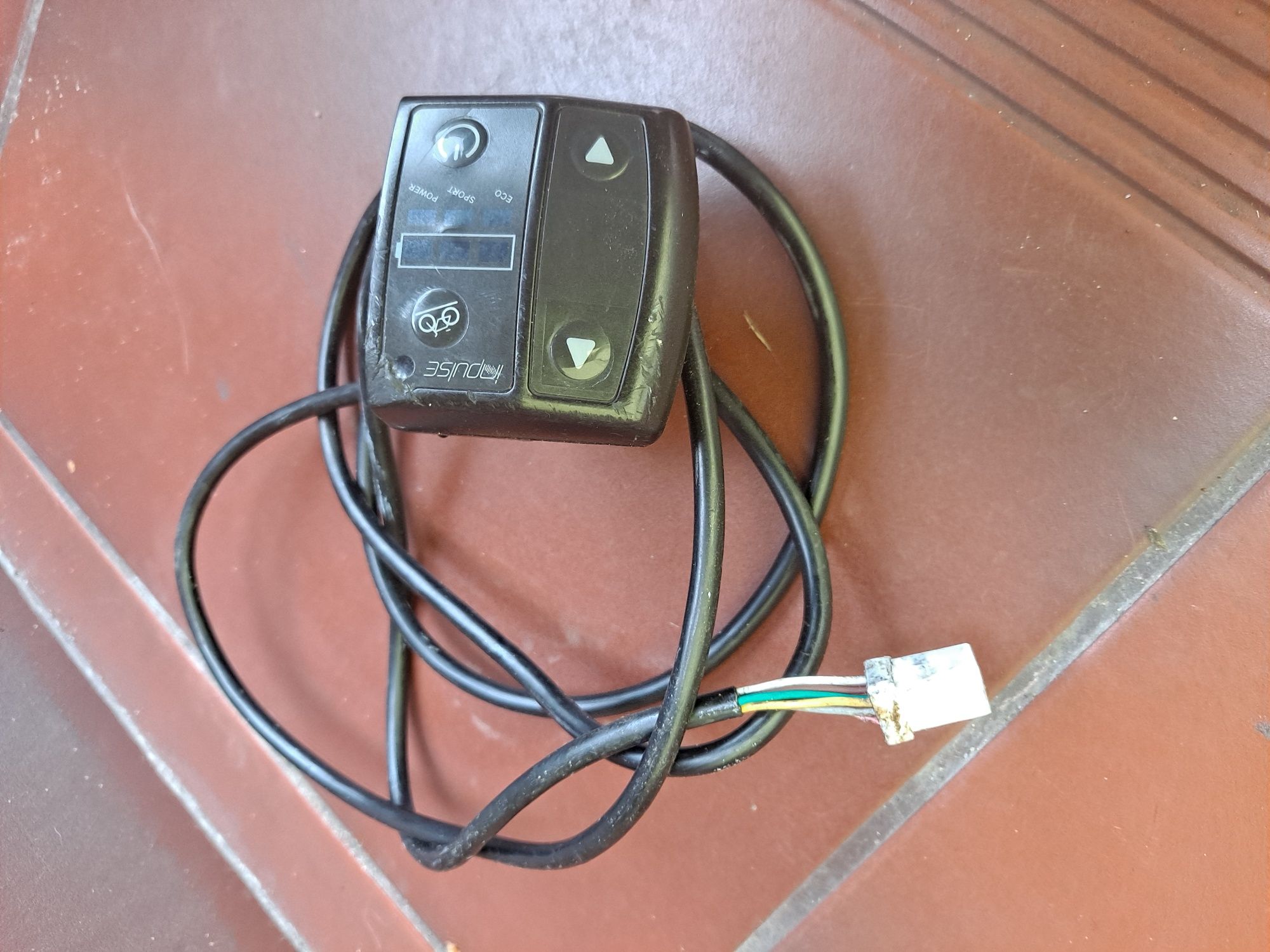 Wyświetlacz z manipulatorem do roweru elektrycznego