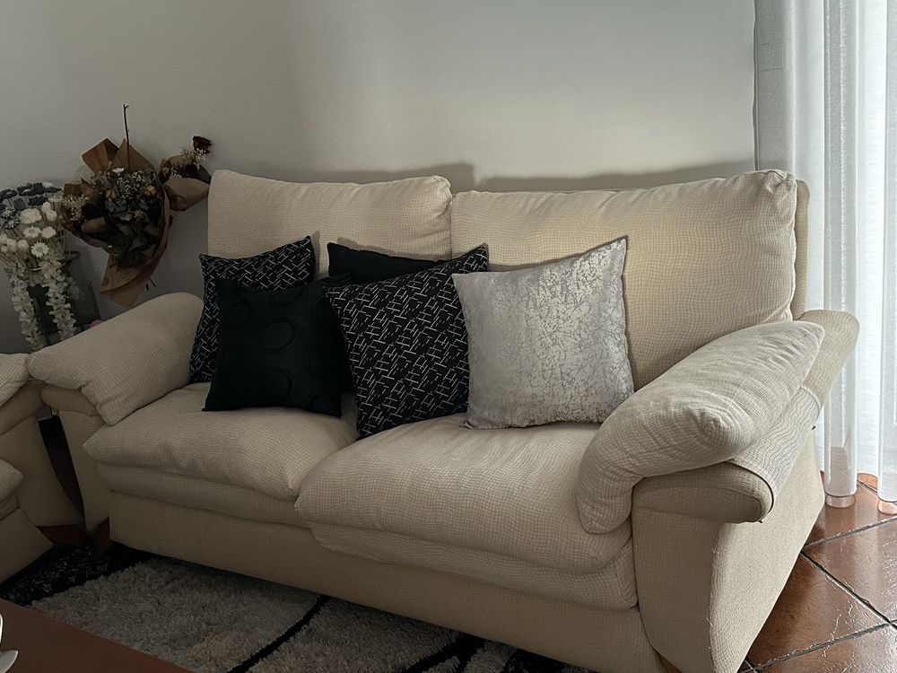 Vendo dois sofas em otimo estado