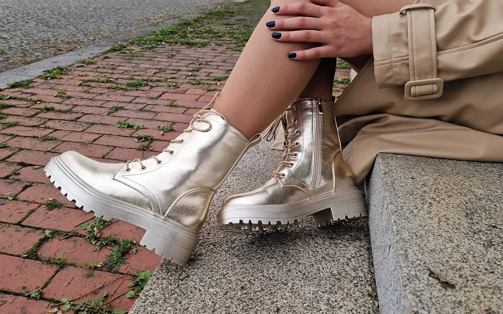 Bota Militar Dorada