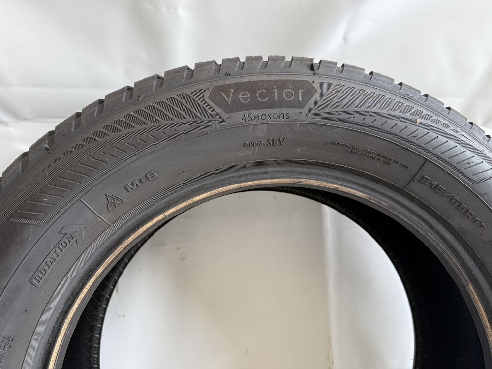 215/65/17 Goodyear Vector 4Seasons Gen-3 SUV 99V 2023R (426)
