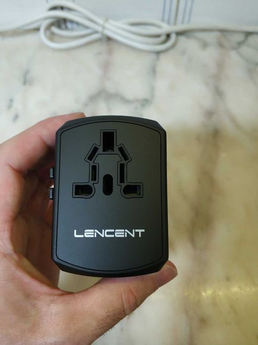 Adaptador Universal de Viagem Tomadas EU/UK/US/AU + 4 USB NOVO