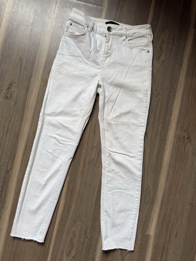 Białe jeansy r. 38(M) wysoki stan