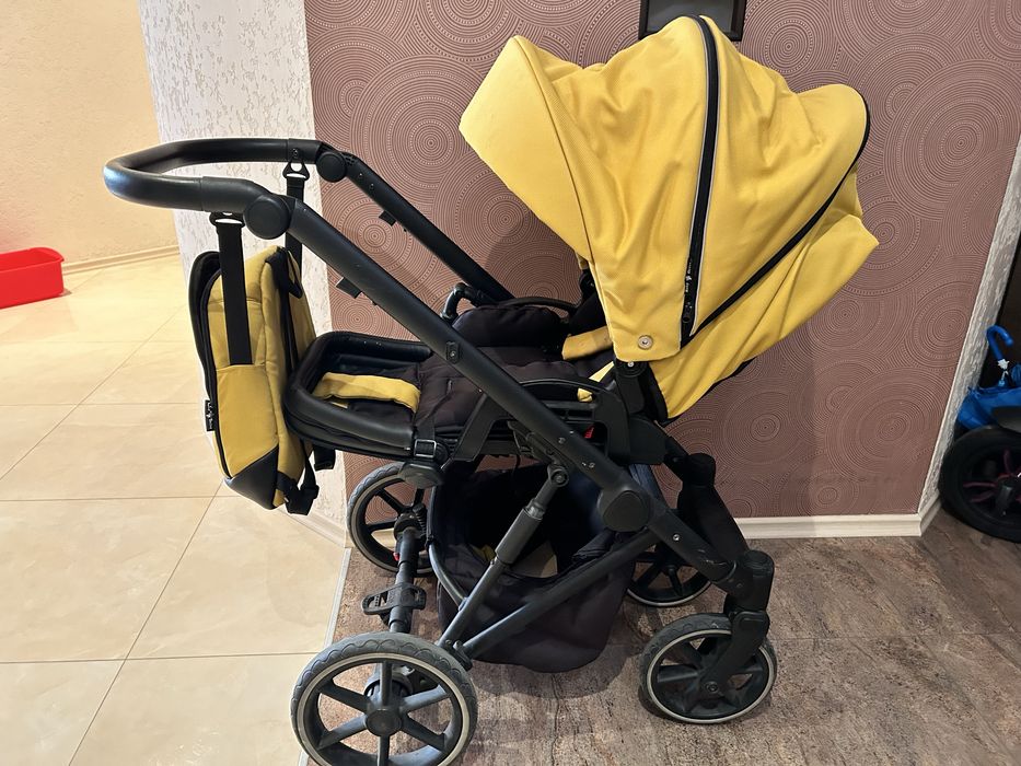 Дитяча коляска універсальна 2 в 1