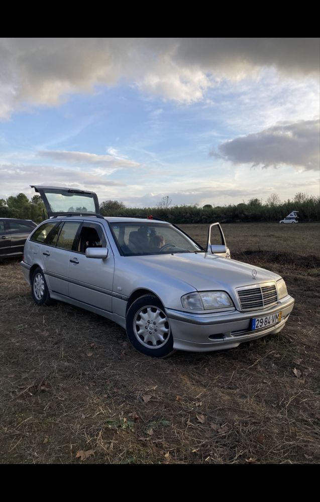 Mercedes C220 imaculada