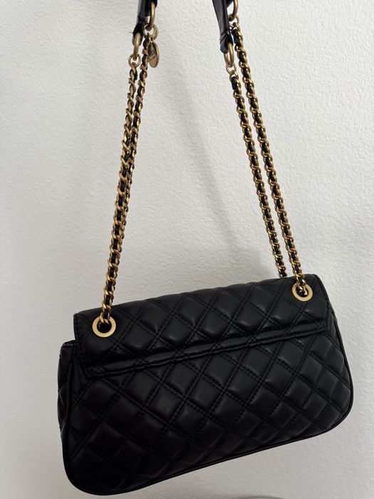 Mala preta da Guess - quase nunca usada - envio por ctt - mnsg privada