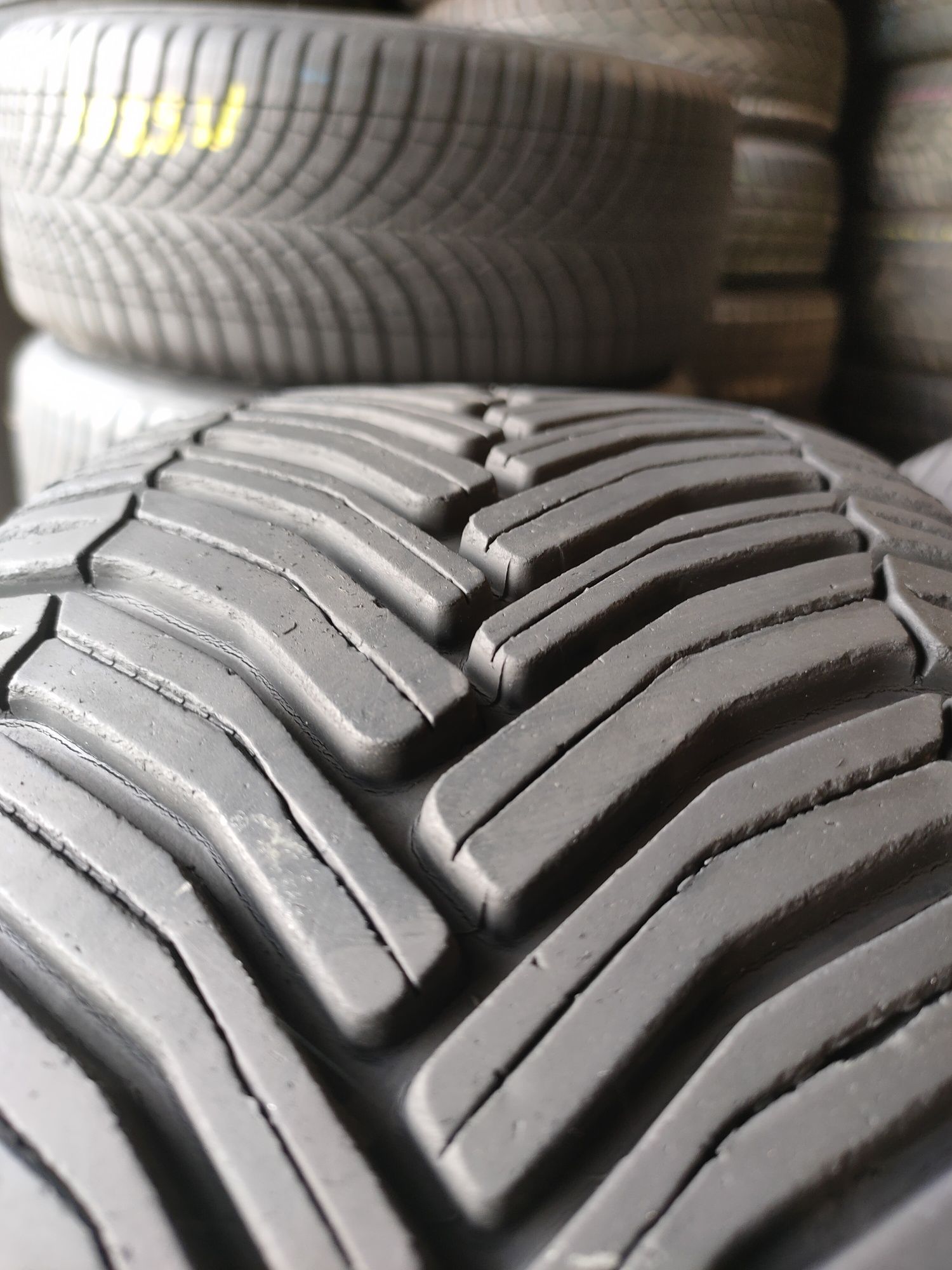 185/60r15 Michelin CrossClimate z 2016r około 6mm