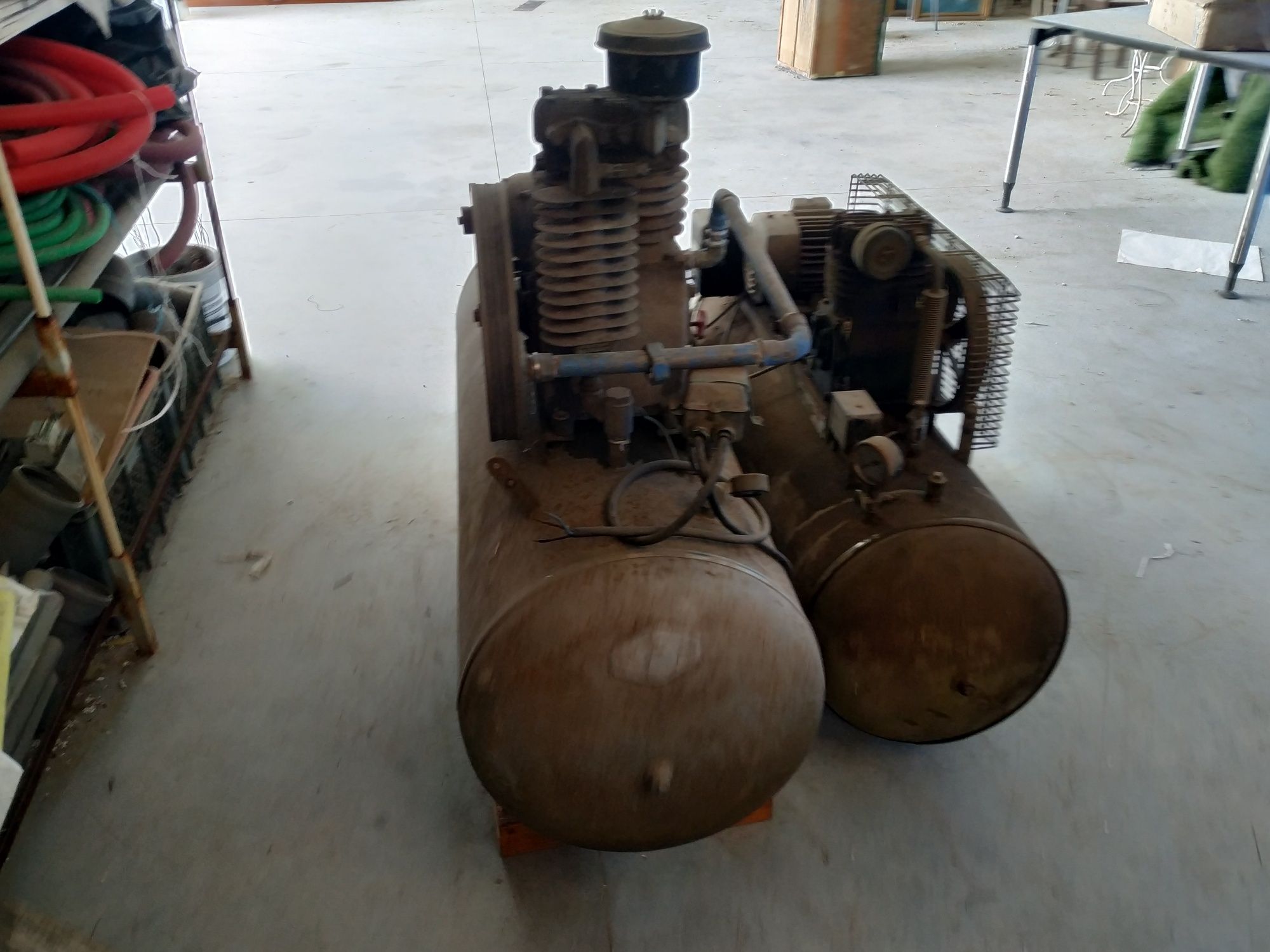 Compressores 200 e 300 l