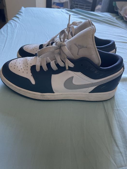 Tenis nike 36.5 azul branco e cinza como novos