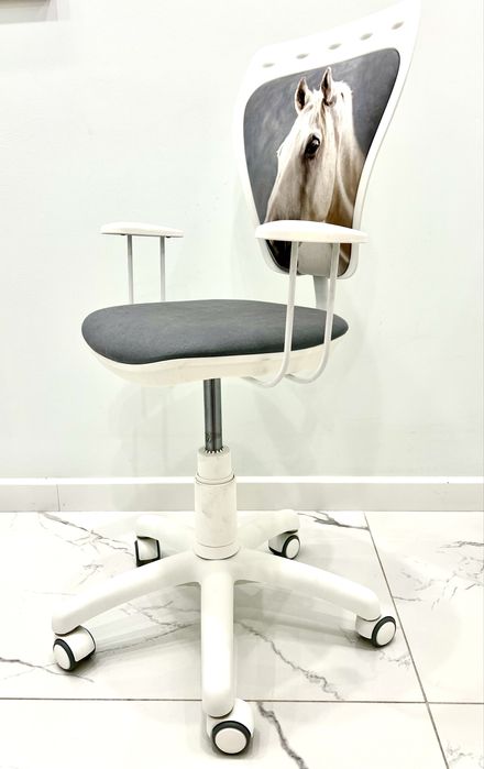 Krzesło/fotel do biurka dla dziecka  (jak nowe)