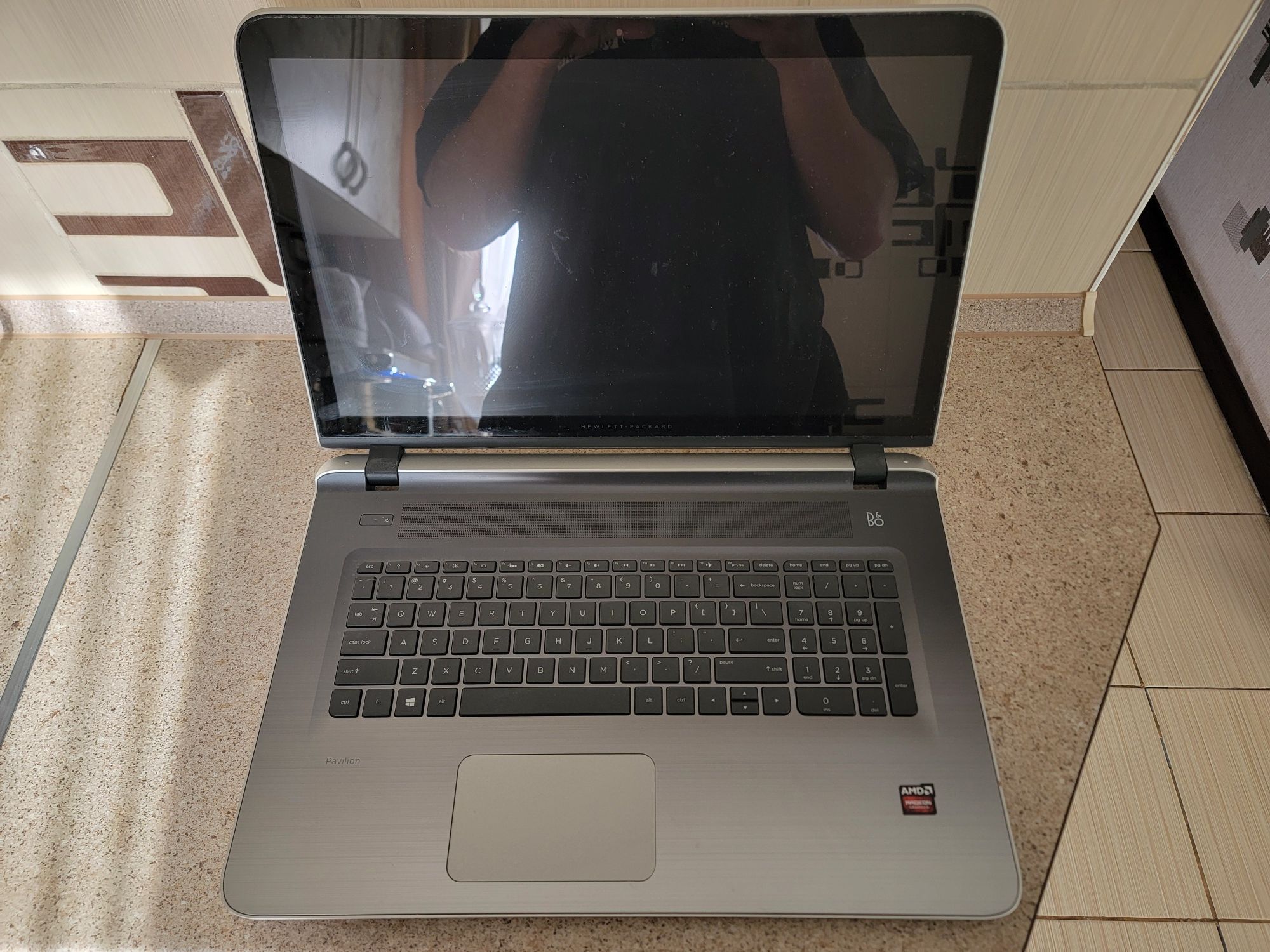 HP Pavilion AMD A10-8780P 12 ГБ 1 ТБ R8 M360 17,3" Сенсорний екран