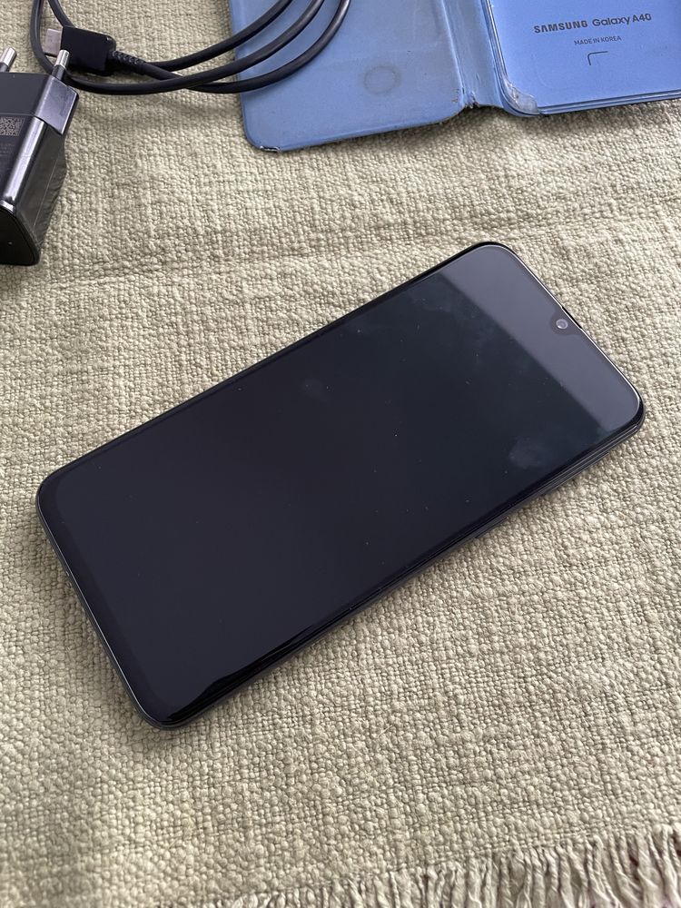 Samsung A40 c\ Capa